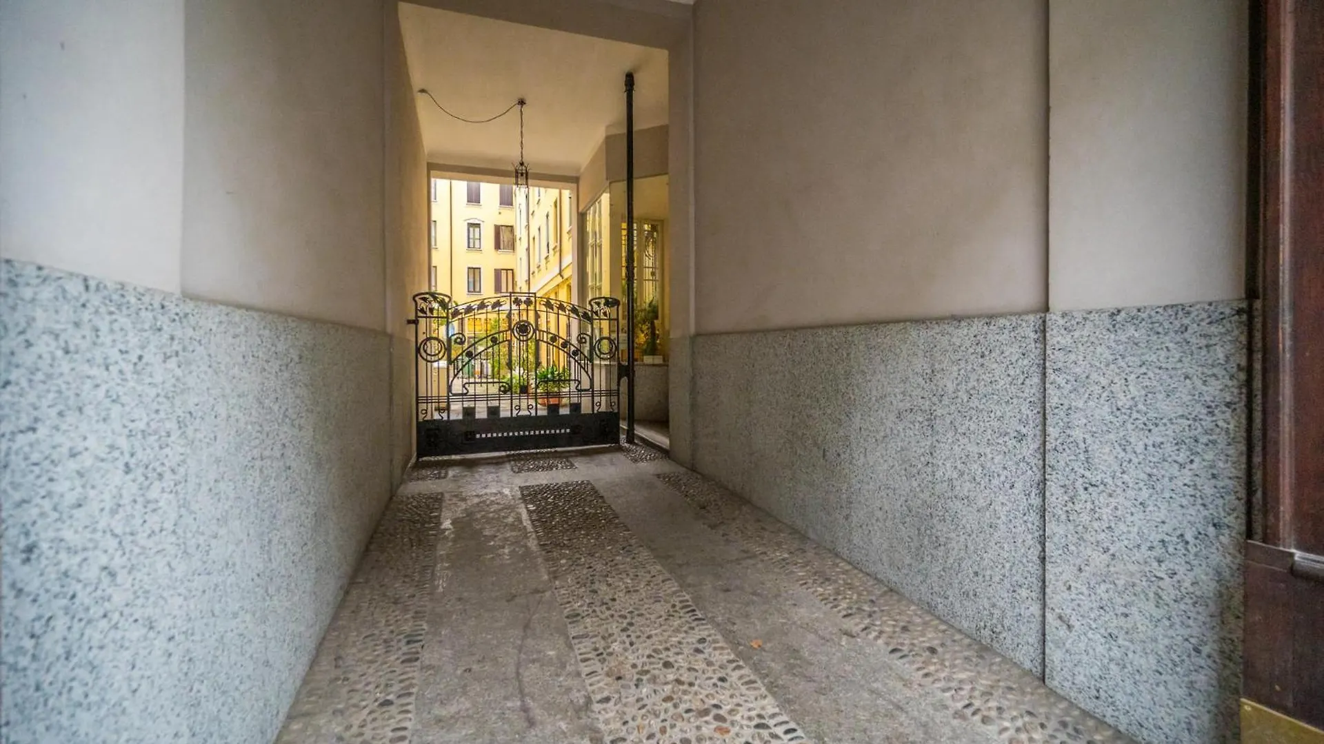 Vivimihome - Elegant Apartment 10 Minutes From The Duomo Milán 0*,  Italia