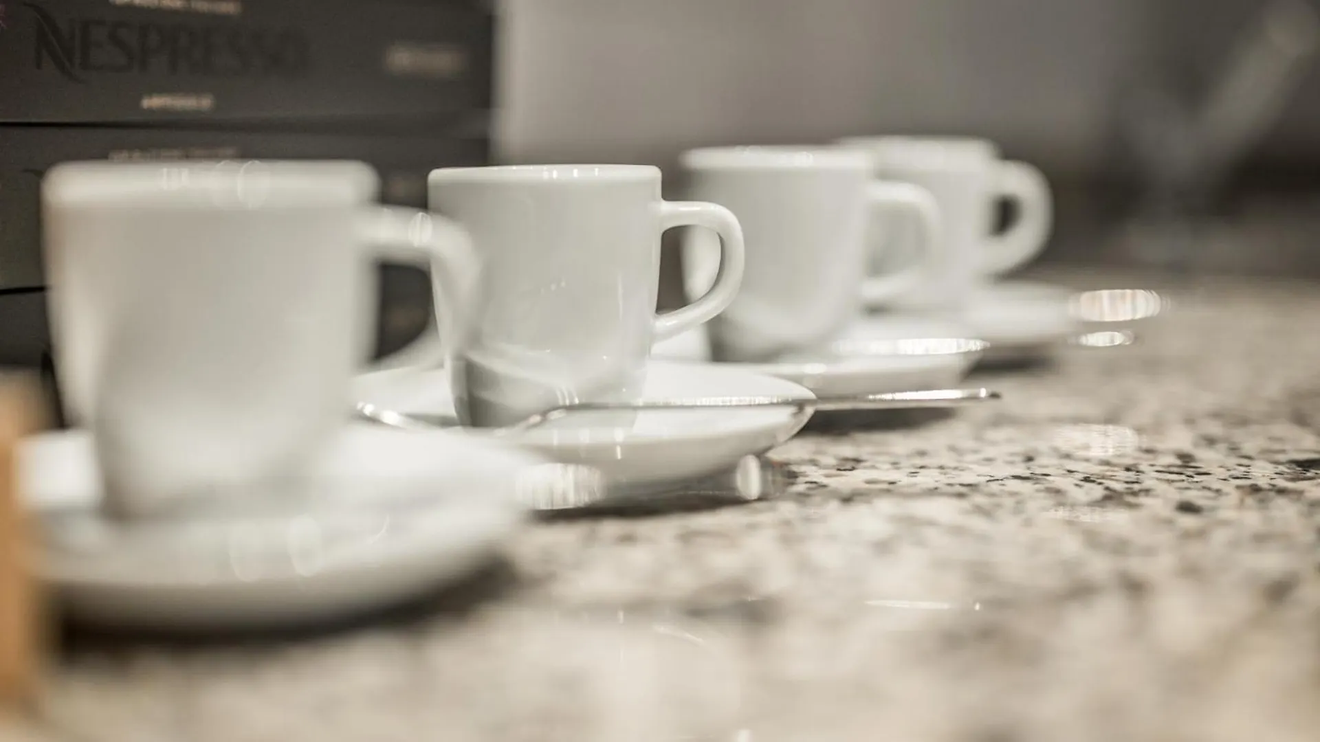 Vivimihome - Elegant Apartment 10 Minutes From The Duomo Milán 0*,